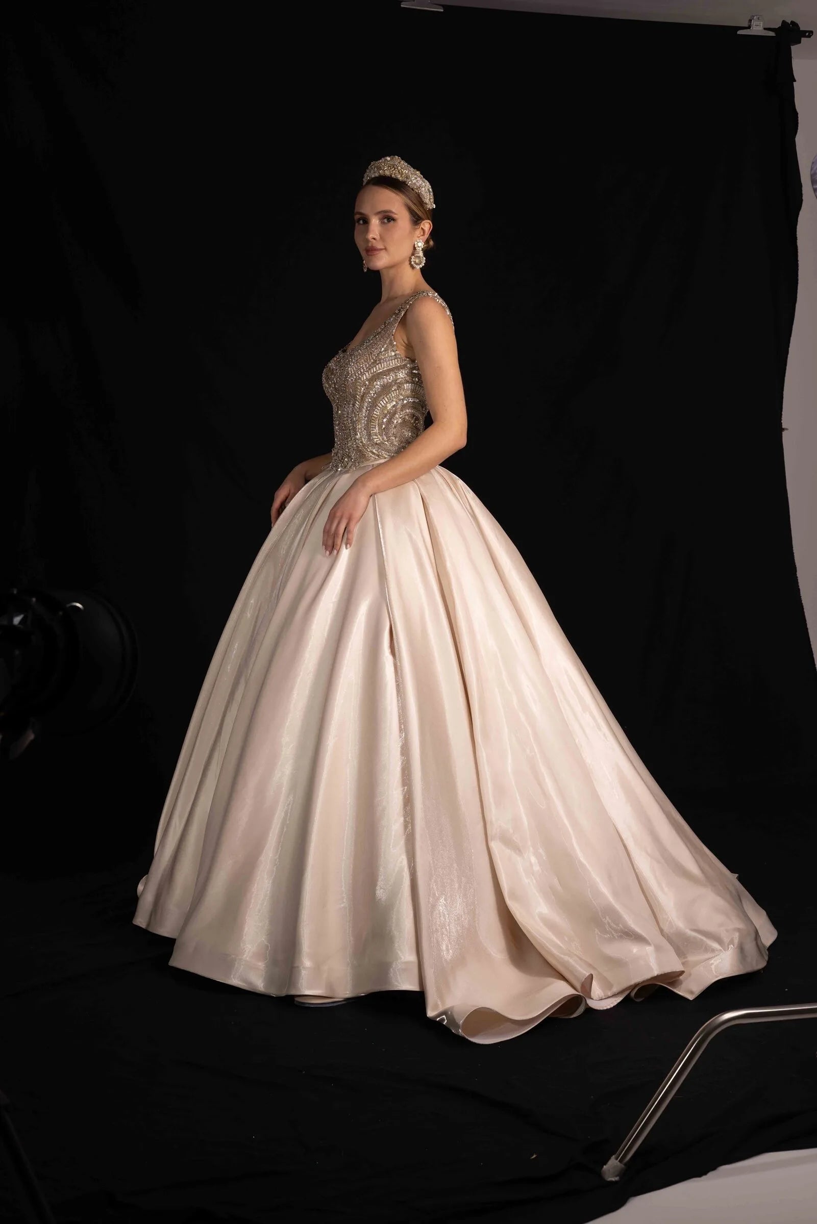 Champagne Royal by Maison Hanan, view 3