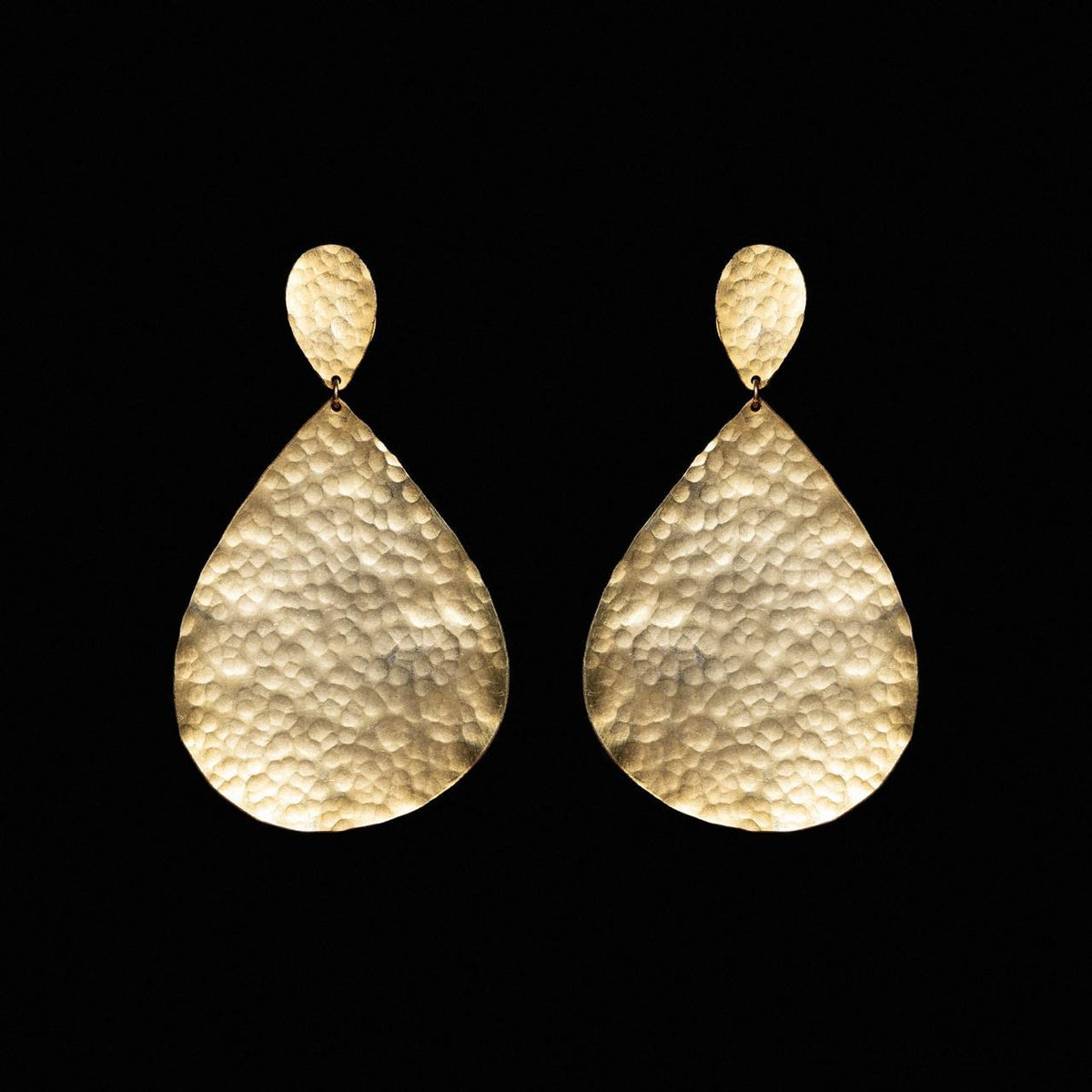 Large hammered gold-tone teardrop drop earrings with no stones